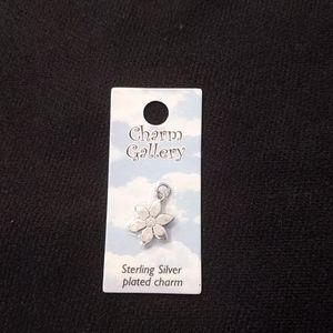 🌼 Daisy Charm New in packaging